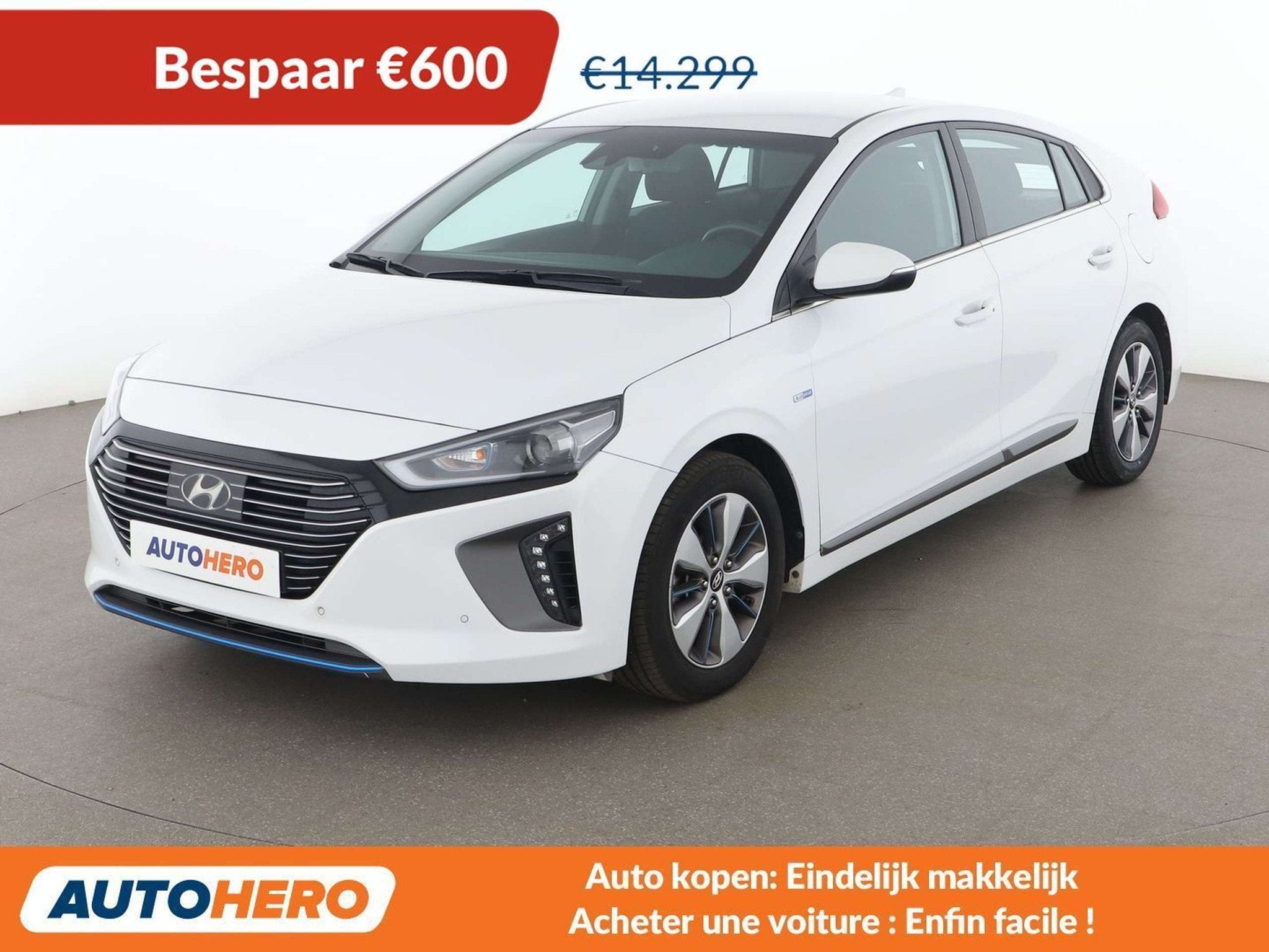 Hyundai IONIQ 1.6 Hybrid Style (bj 2017, automaat), Auto's, Stof, Gebruikt, Zwart, Wit