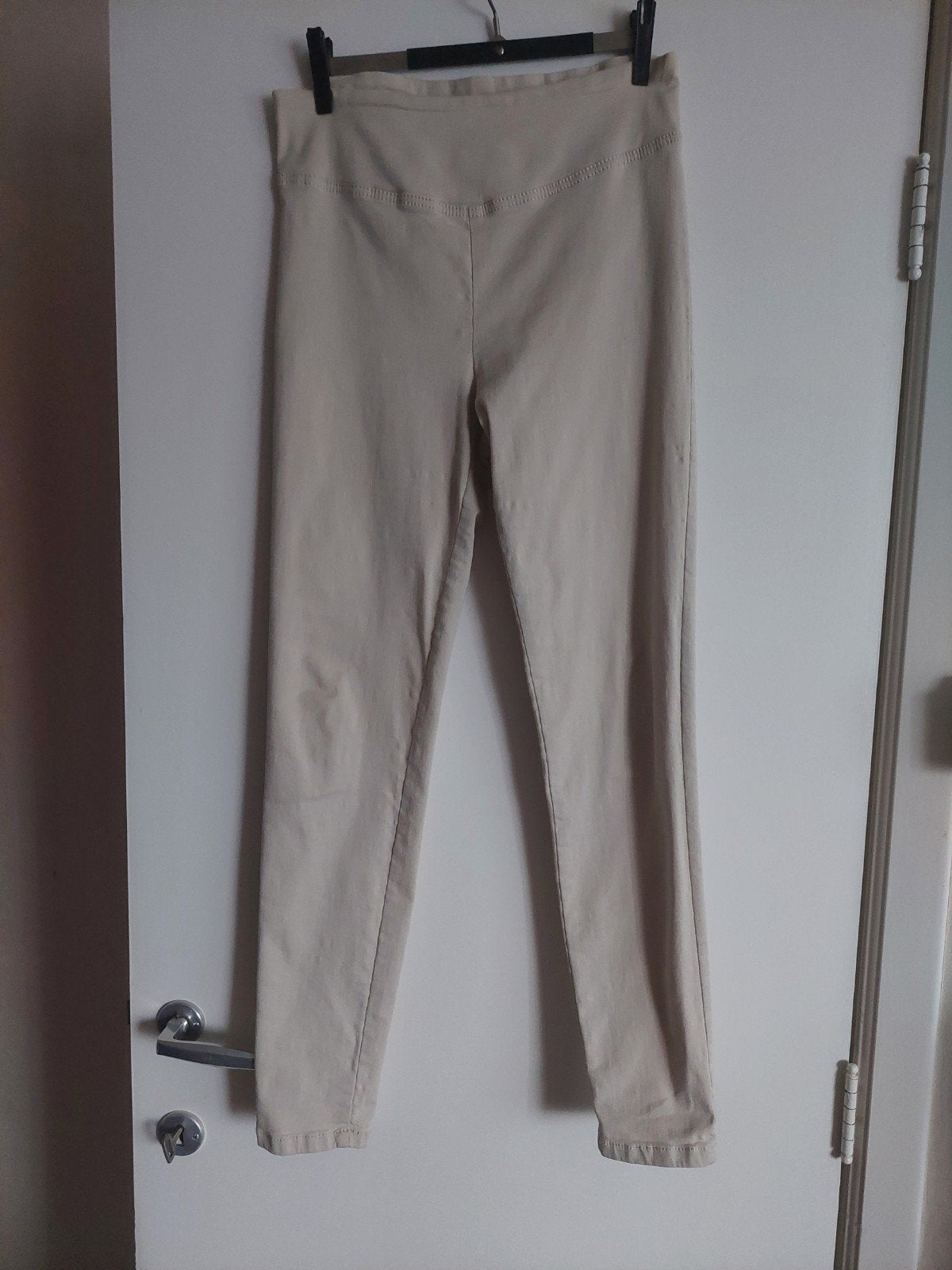 pantalon CALZEDONIA    taille M 3 E, Vêtements | Femmes, Leggings, Collants & Bodies, Enlèvement, Beige