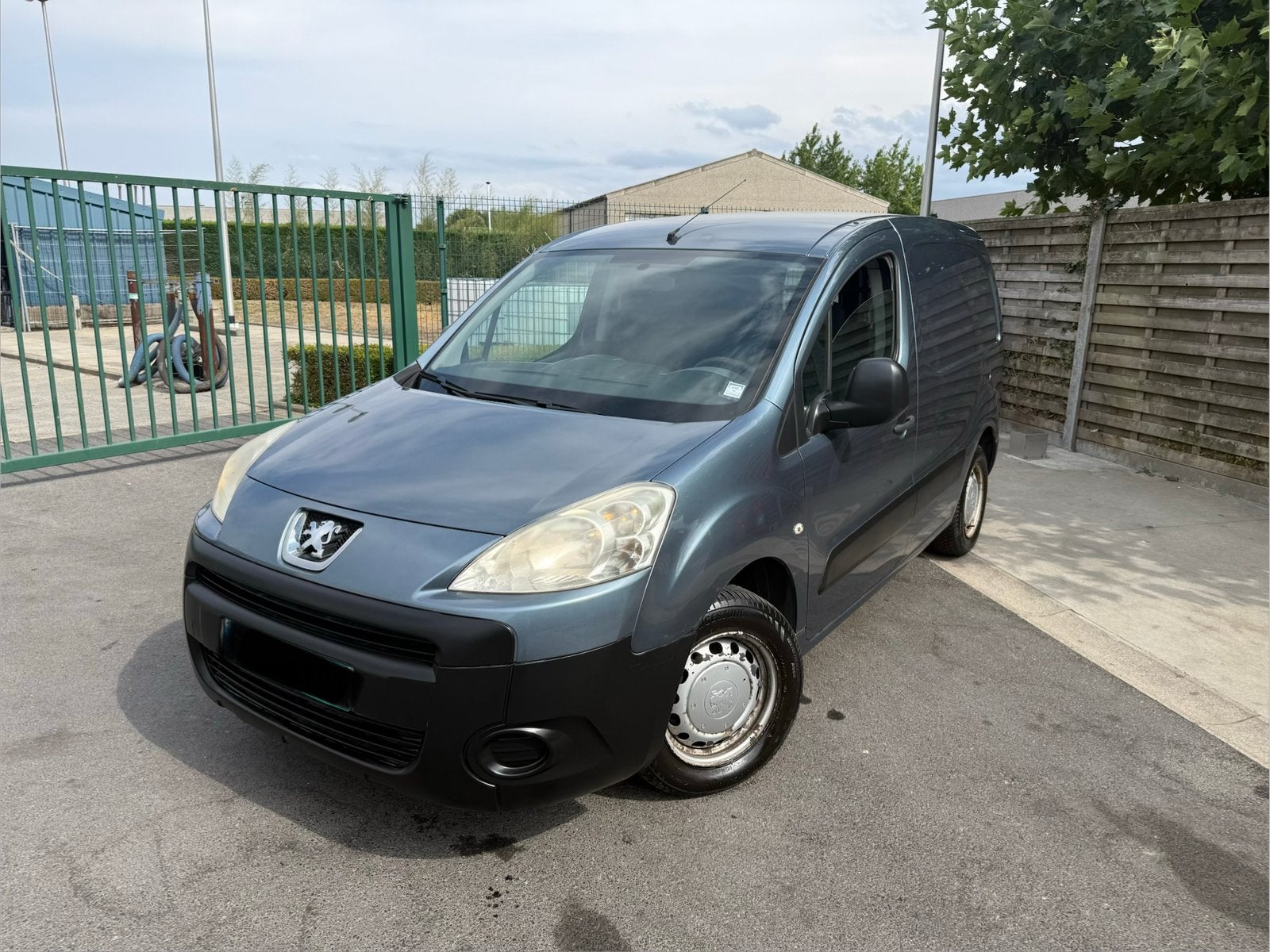 Peugeot partner 1.6 benzine 3 zit met airco, Euro 5, Achat, 3 places, Noir
