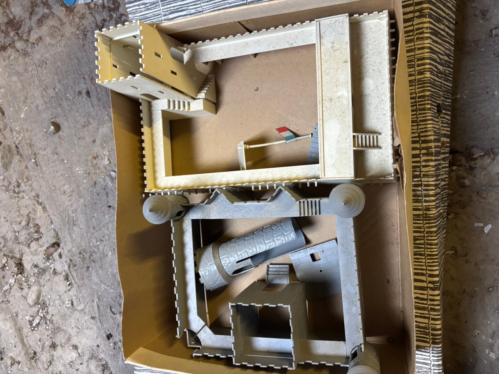 Airfix forten (5), figurines (+30 doos), verfpotjes (+35),.., Hobby en Vrije tijd, Modelbouw | Figuren en Diorama's, Ophalen, Zo goed als nieuw