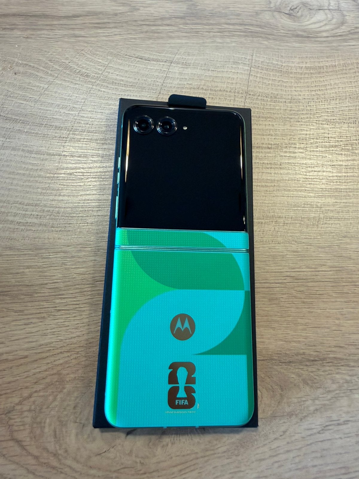 Motorola Razr FIFA World Cup 26™ | 256GB | Limited Edition, Ophalen of Verzenden, Nieuw, Groen