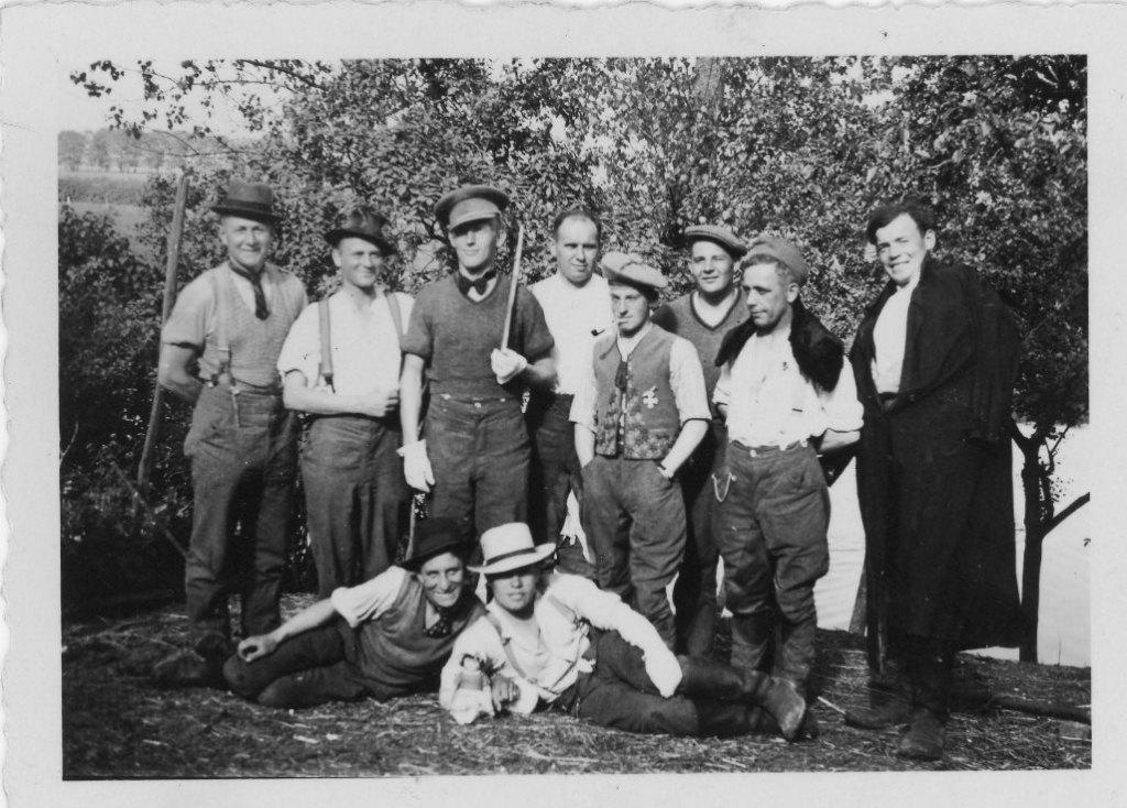 photo orig. - Soldats de la Wehrmacht se déguisent - SGM, Envoi, Armée de terre, Photo ou Poster