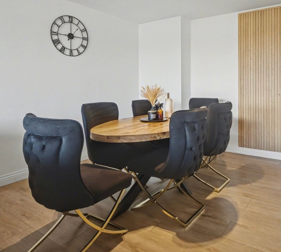 Eettafel ovale vorm  met zwarte suède stoelen, Enlèvement