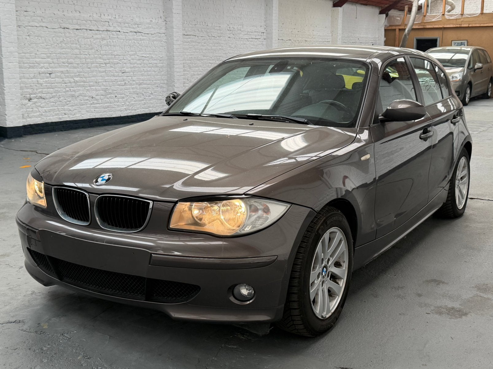 Bmw 118i - Airco - Cuir - tres propre, Autos, Entreprise, Cuir, Achat