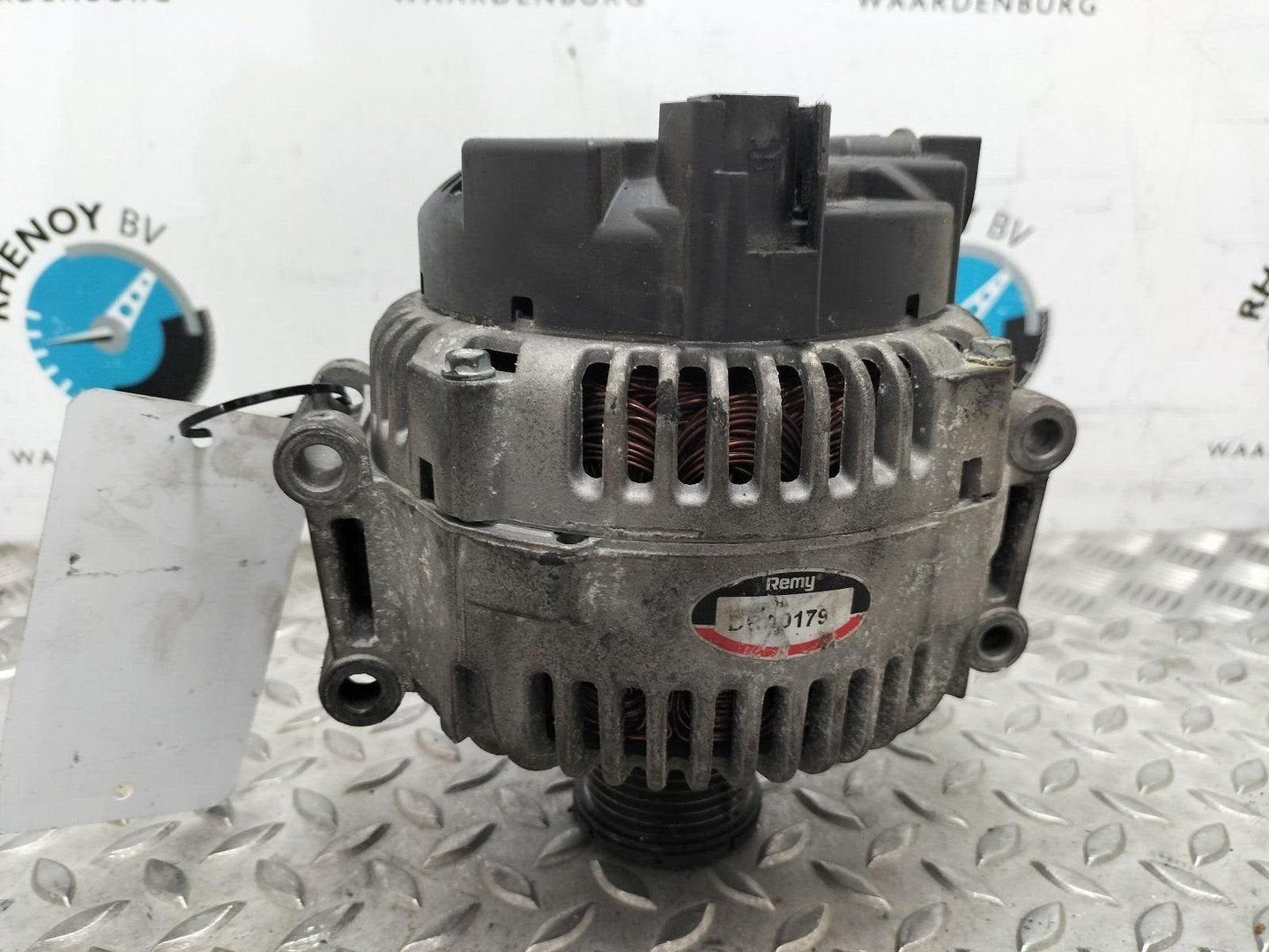 JEEP COMMANDER 3.0 V6 CRD Limited  DYNAMO 2006, Ophalen of Verzenden, Gebruikt, Stiba lid