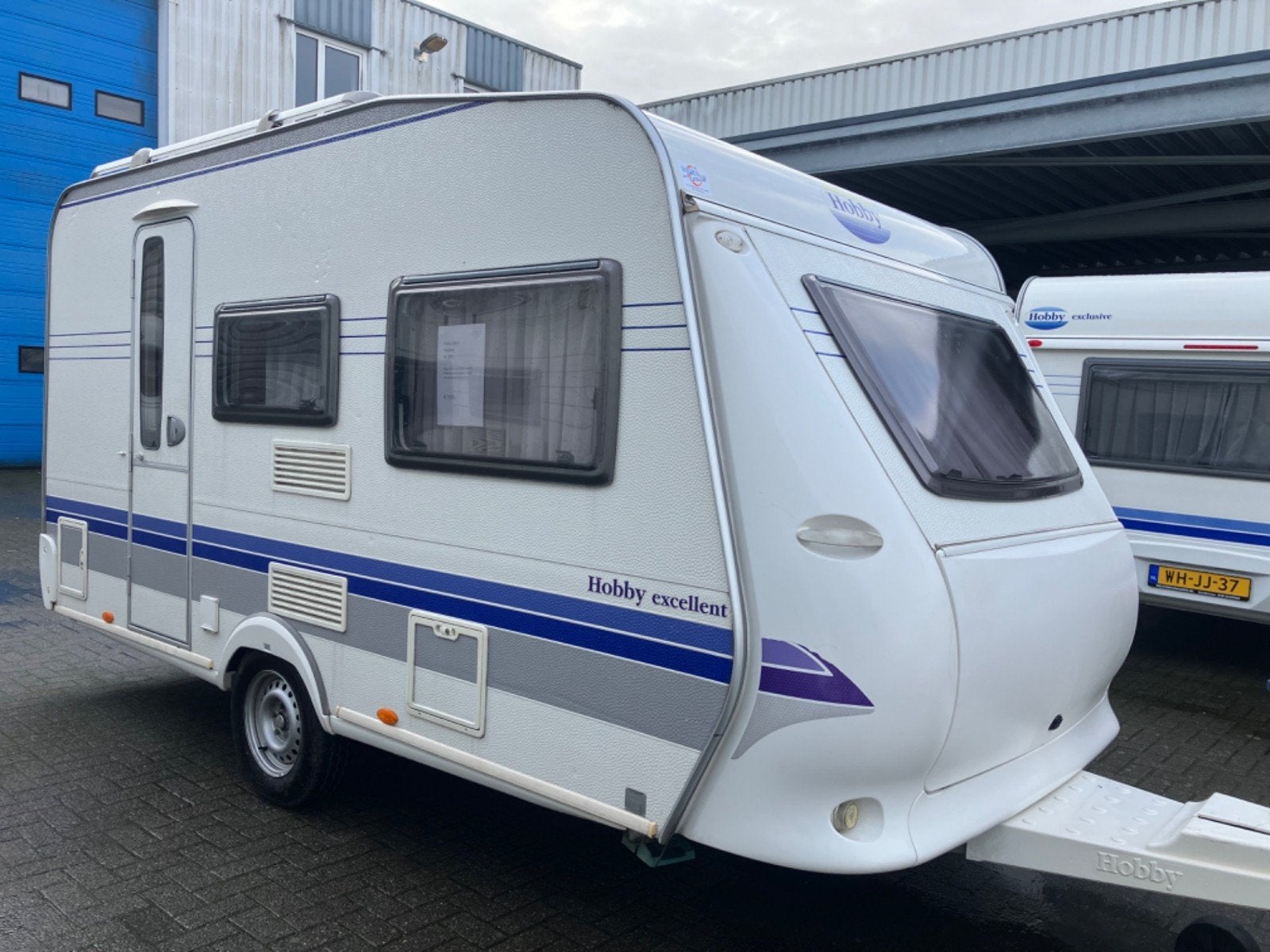 Hobby Excellent 400 SF – 4 slaapplaatsen – prachtige voorten, Reservewiel, Hobby, Treinzit, Particulier