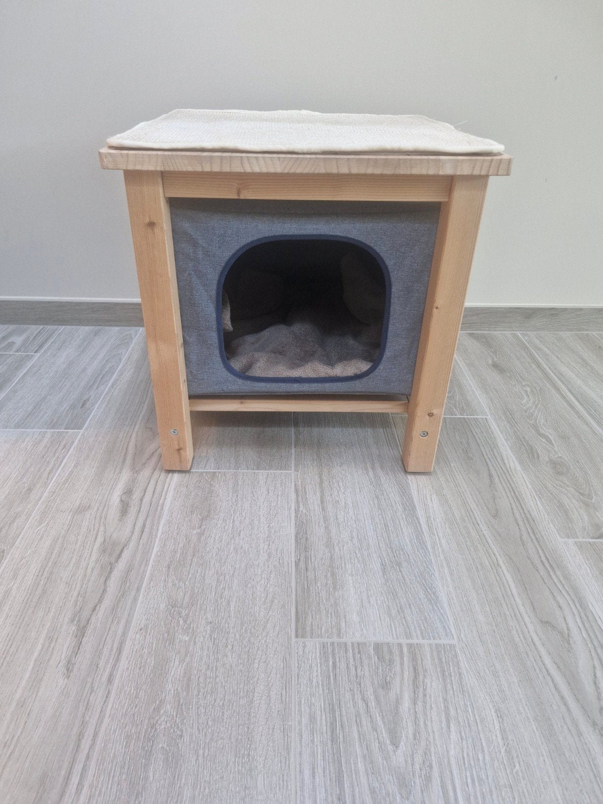 Kattenmand, Ophalen