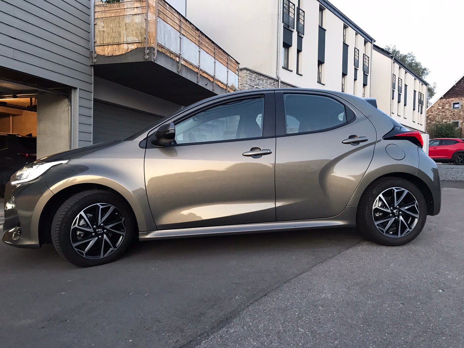 Toyota Yaris 1.5i. Hybrid. Euro 6d. iconic, Autos, Toyota, Achat, Autres couleurs, Noir, Automatique