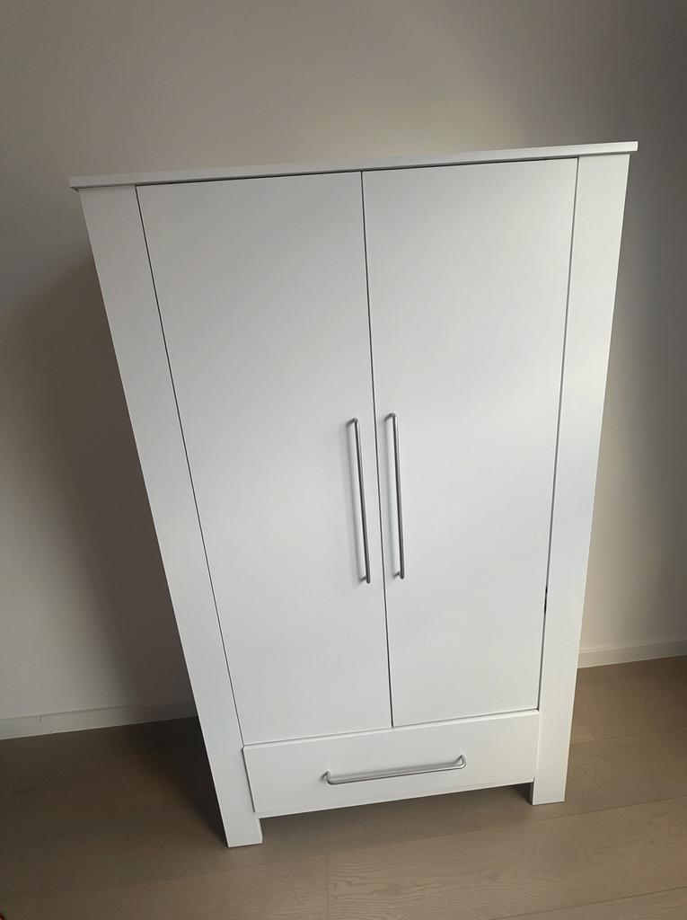 Mooie witte kinderkamer set te koop, Ophalen, Zo goed als nieuw, Kast