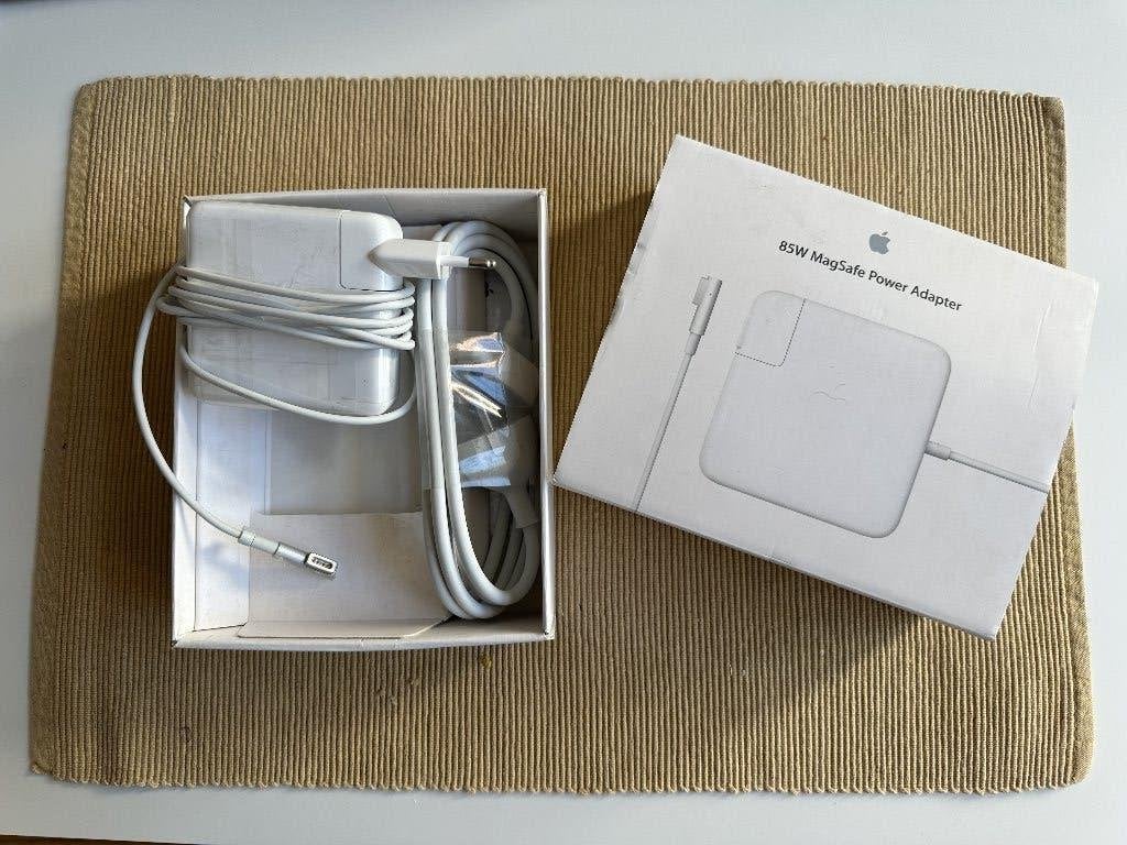 Apple MacBook 85W MagSafe Power Adapter, Computers en Software, Laptop-opladers, Ophalen of Verzenden, Zo goed als nieuw, Apple