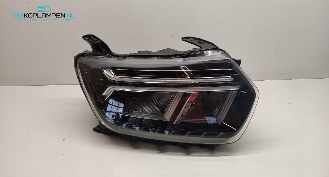 Dacia Duster 2 Facelift Full Led koplamp rechts, Dacia, -, Utilisé, -