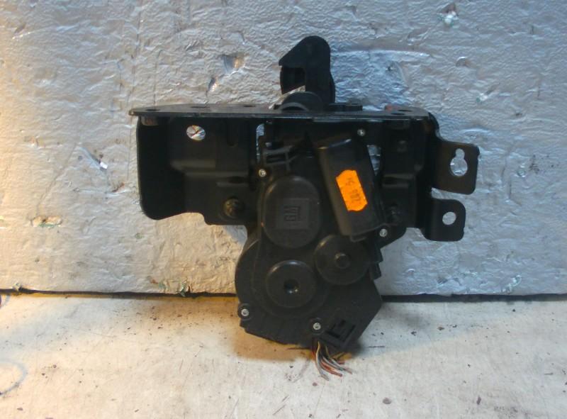 SERRURE COFFRE midden achter Opel Tigra Twin Top, Utilisé, Opel, Haillon arrière