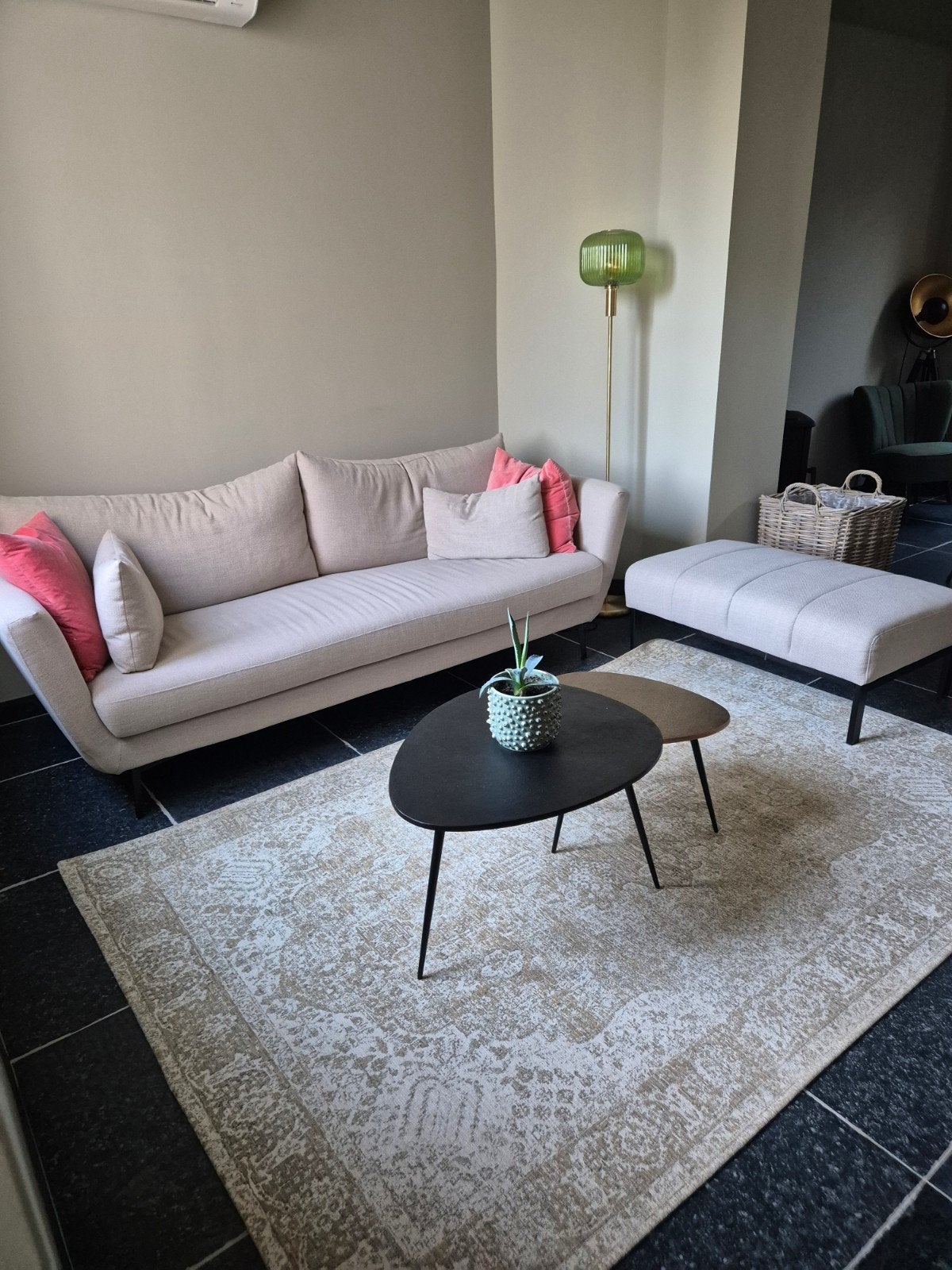 beige zetel 2/3 zitplaatsen, Maison & Meubles, Canapés | Salons, 75 à 100 cm, 200 à 250 cm, Banc droit, Comme neuf