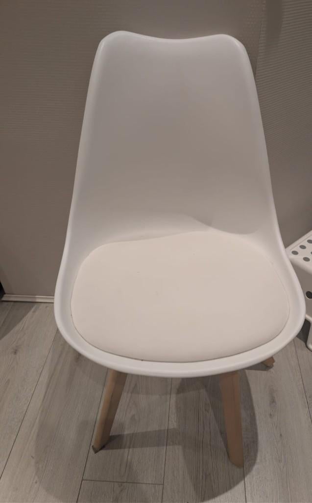 Chaises et lampadaire, Maison & Meubles, Chaises, Enlèvement, Comme neuf
