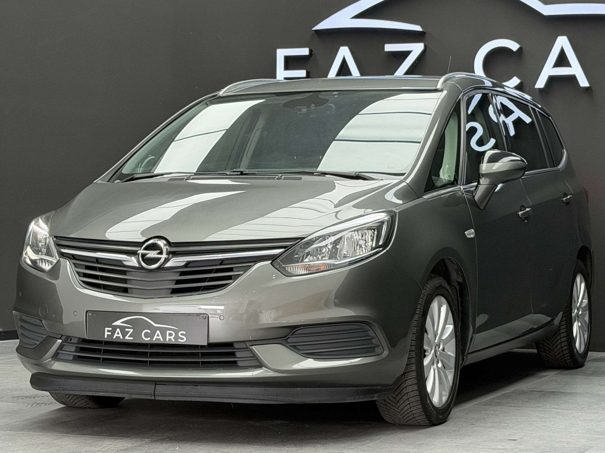 Opel Zafira Tourer 1.6 CDTi ECOTEC Edition * 1ER PROP + GPS, Auto's, Stof, Gebruikt, 4 cilinders, 5 deurs