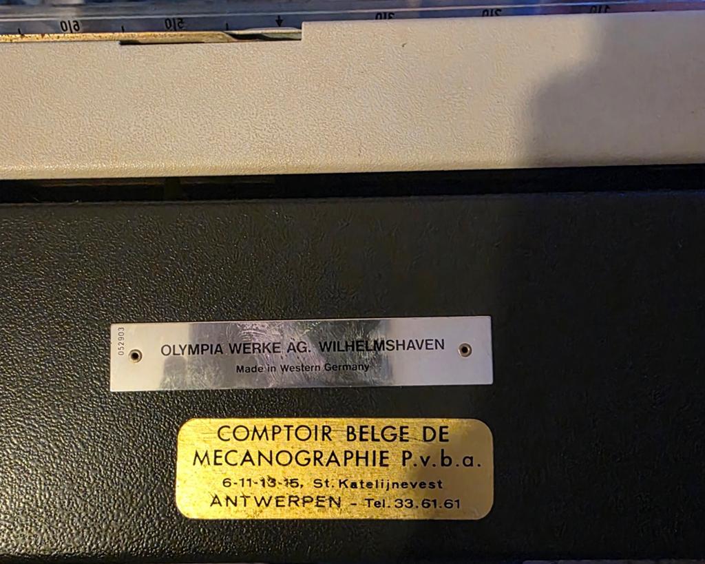 Prachtige Olympia Monica Schrijfmachine AZERY toetsenbord, Enlèvement ou Envoi