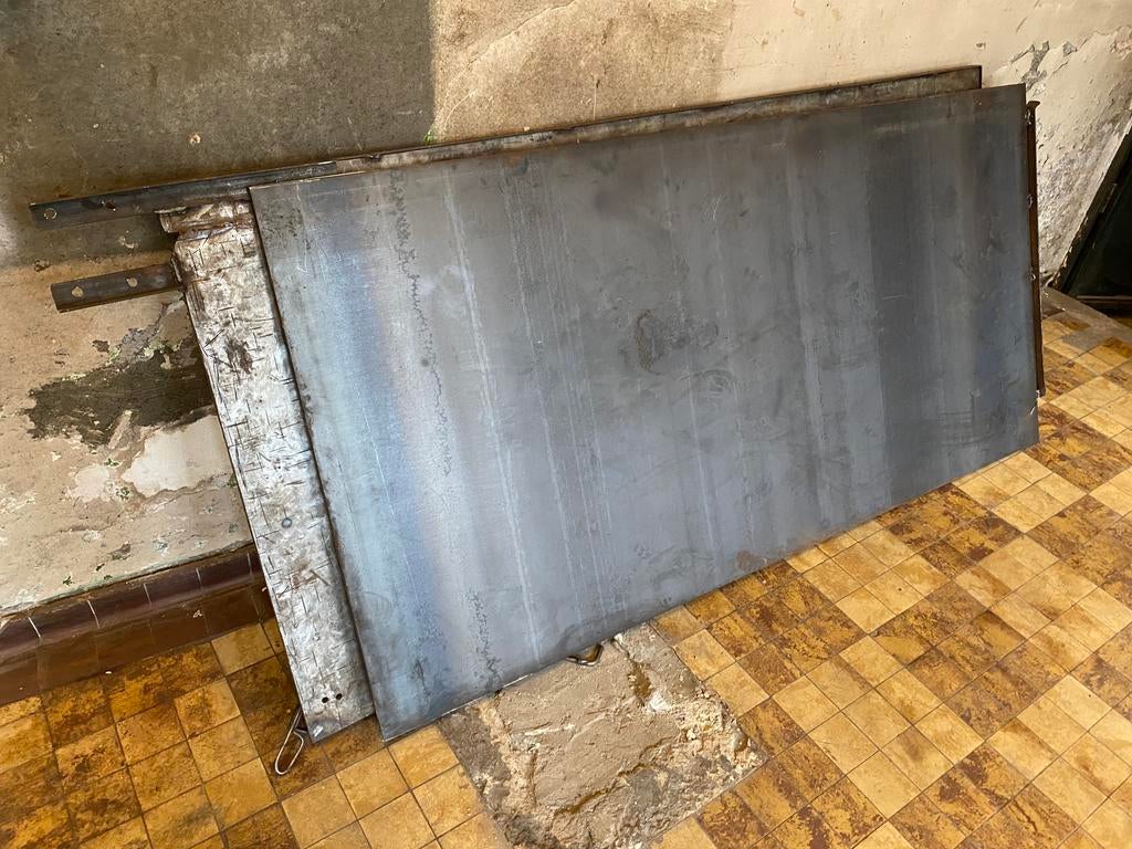 2 metalen platen, Doe-het-zelf en Bouw, Metalen, Ophalen, IJzer