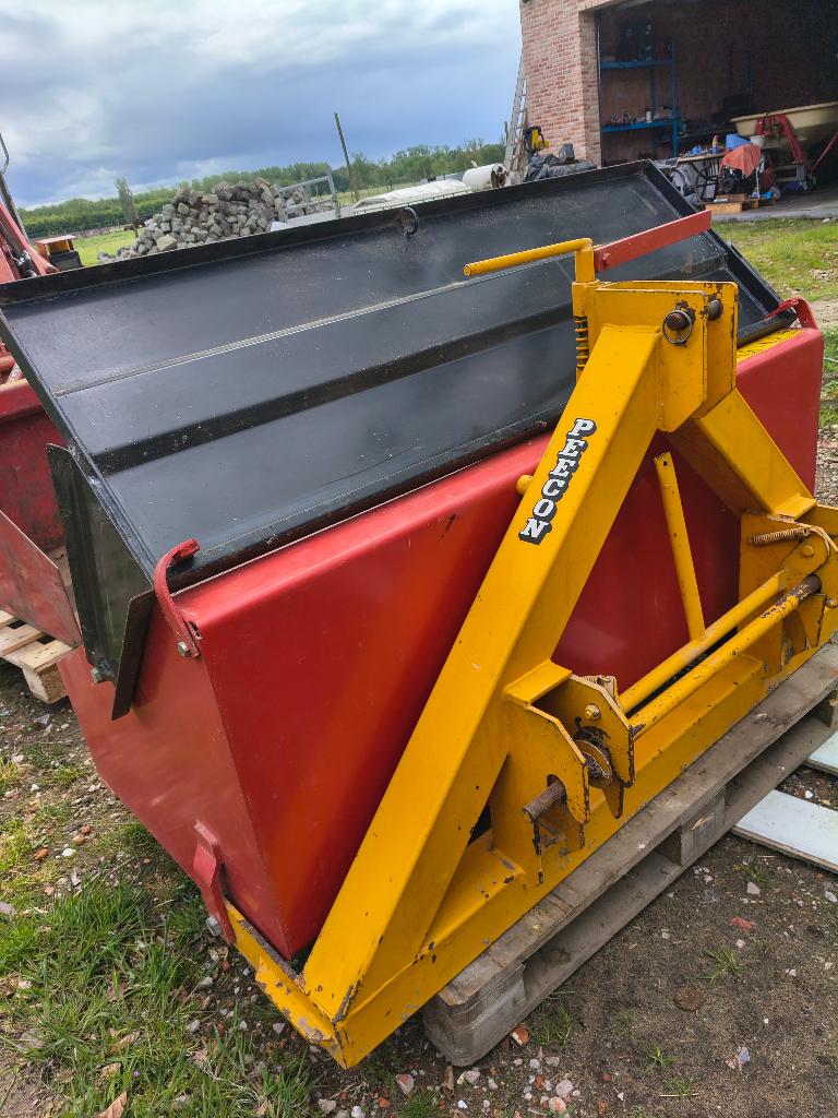 Grondbak en hefmast voor traktor, Doe-het-zelf en Bouw, Ophalen, Gebruikt