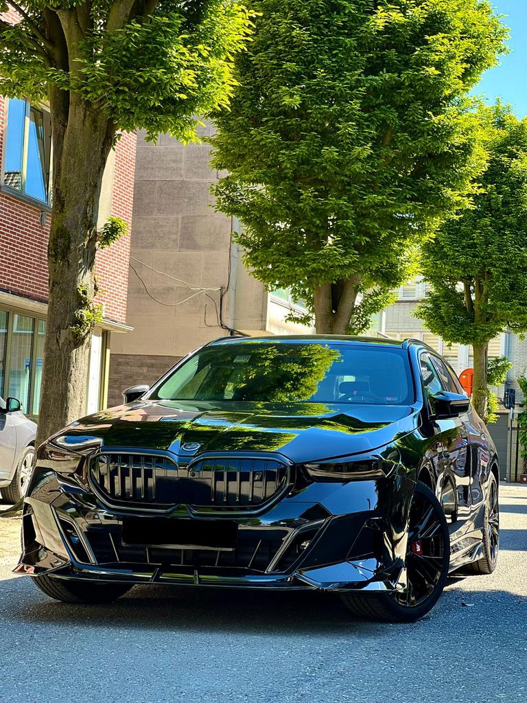 BMW i5 eDrive40 Touring M Sport Pro PANO Drive PRO 360, Autos, Achat, Euro 6, Noir, Automatique