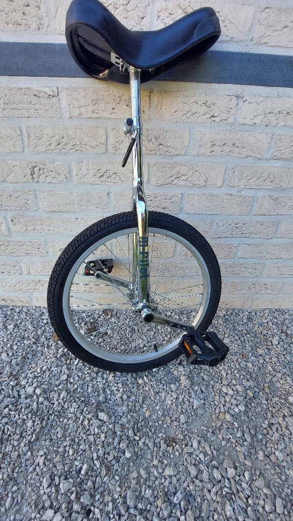 Eenwieler M Pilot - als nieuw !!, Fietsen en Brommers, Ophalen, Zo goed als nieuw, M Pilot