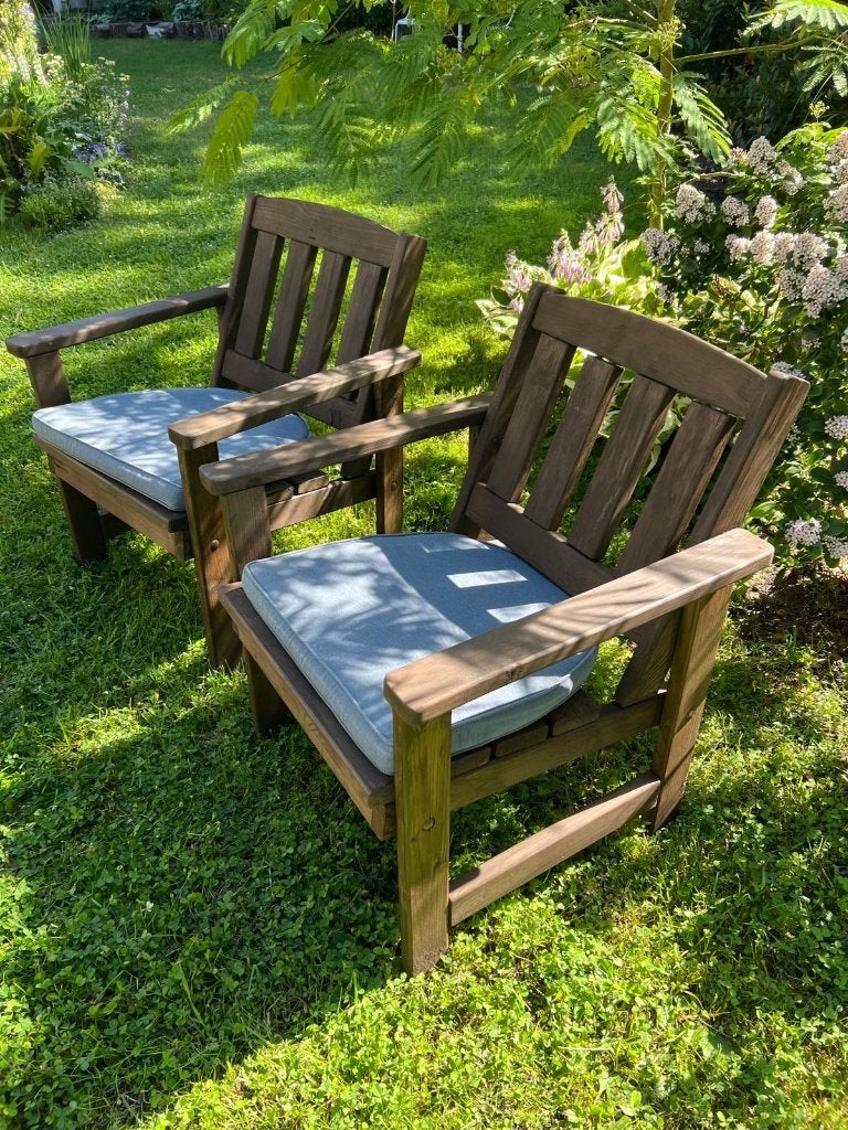 Set van 2 massief houten loungestoelen + Madison tuinkussens, Ophalen, Zo goed als nieuw, Hout