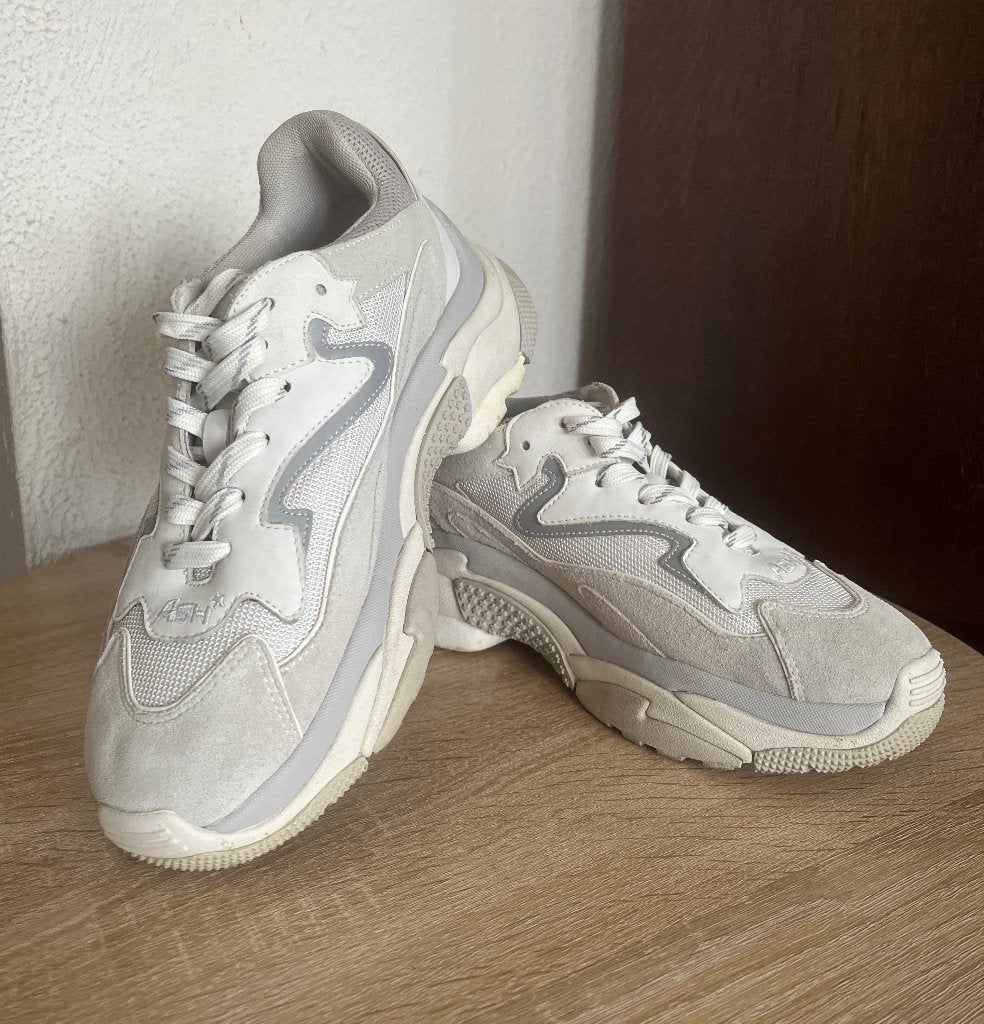 Baskets grises et blanches Ash taille 38, Enlèvement ou Envoi, Comme neuf, Chaussures