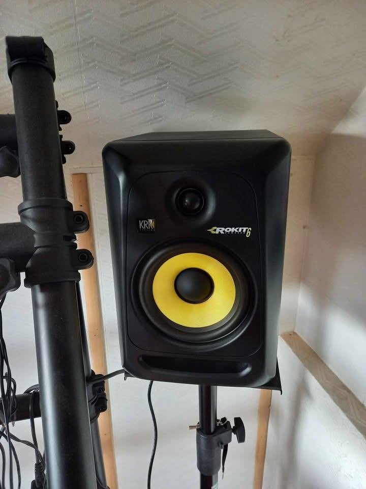 2x KRK RP6 G3 met staander en kabels, Audio, Tv en Foto, Luidsprekerboxen, Ophalen, Zo goed als nieuw, Studiomonitor, KRK