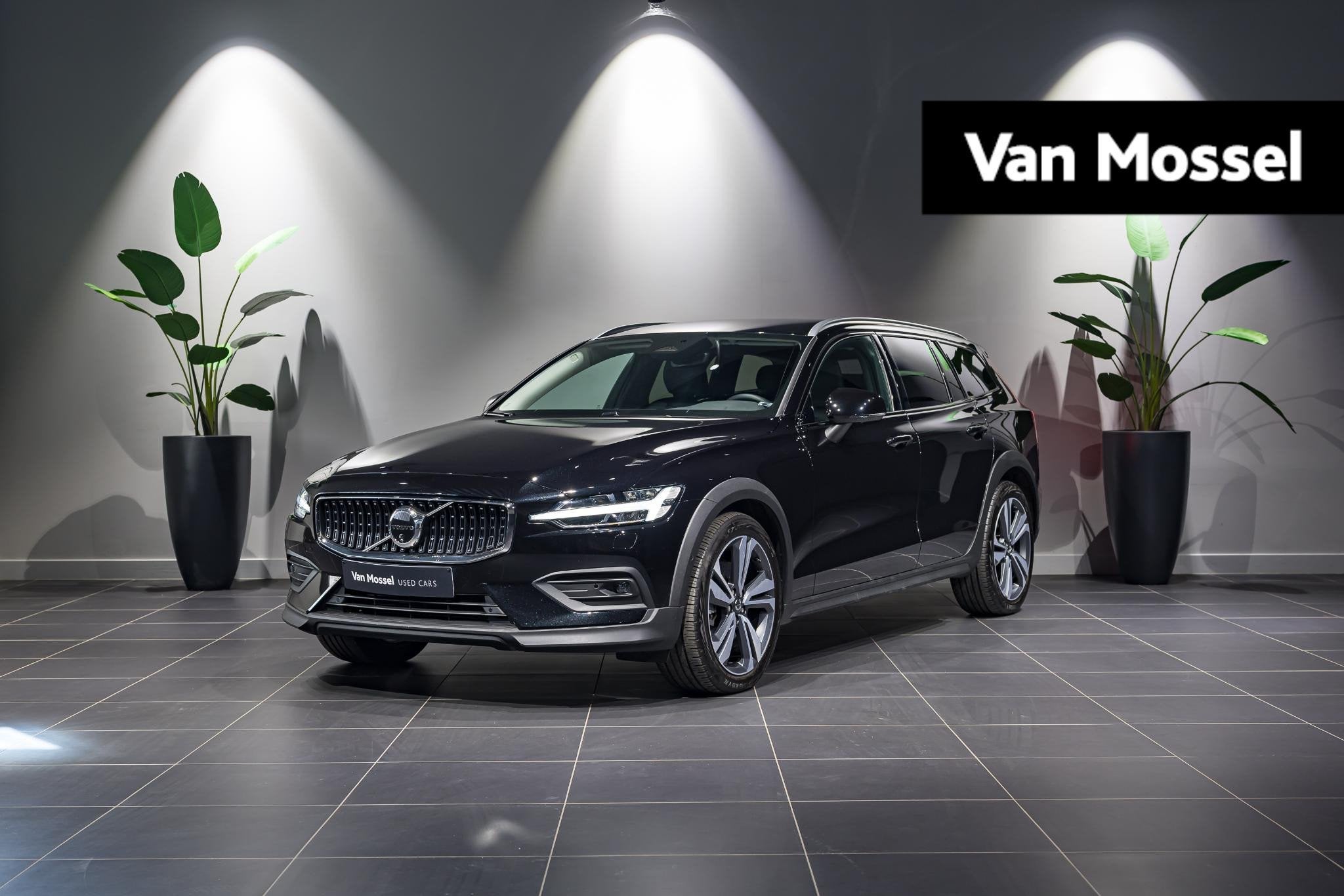 Volvo V60 Cross Country B4 D AWD Geartronic Pro, Autos, Volvo, Entreprise, 2000 kg, Entretenue par le concessionnaire, 1924 kg