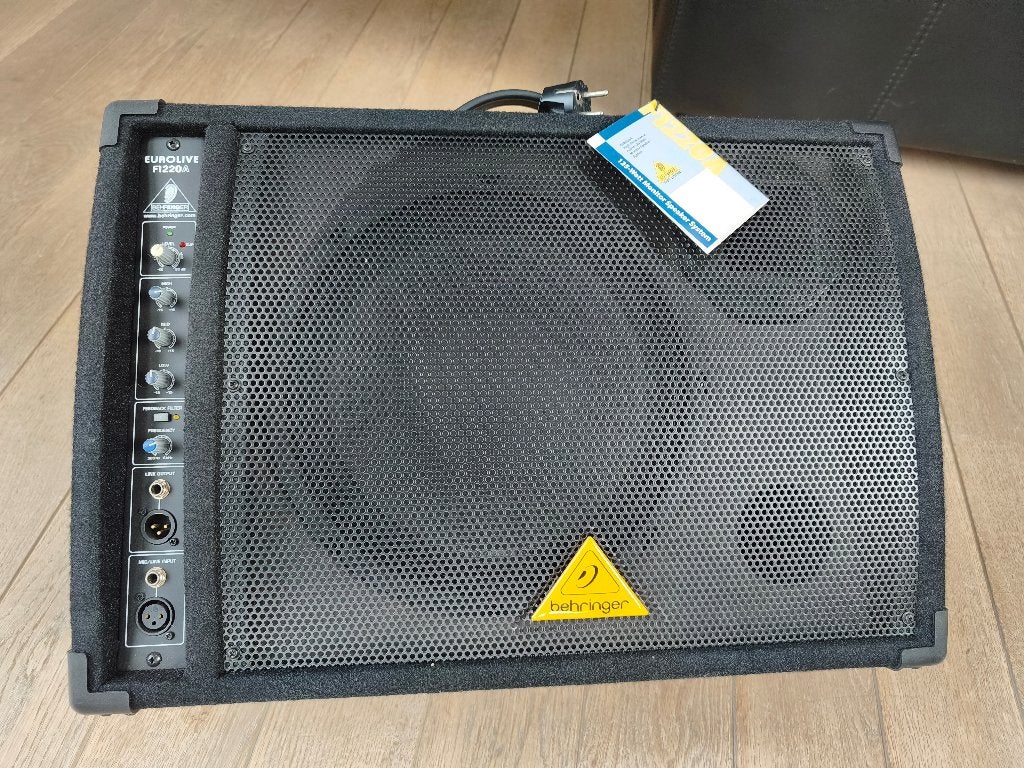 Retour Eurolive F1220A Behringer, DJ