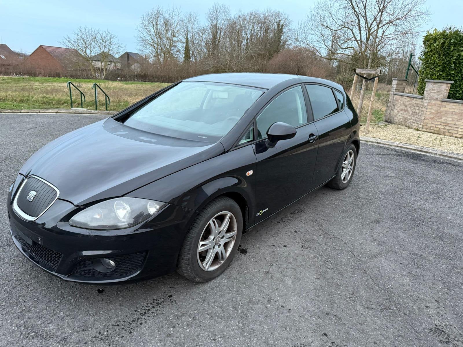 Seat leon 1.6tdi 2011 airco 1er main  prêt a immatriculer, Euro 5, Achat, Noir, 5 portes