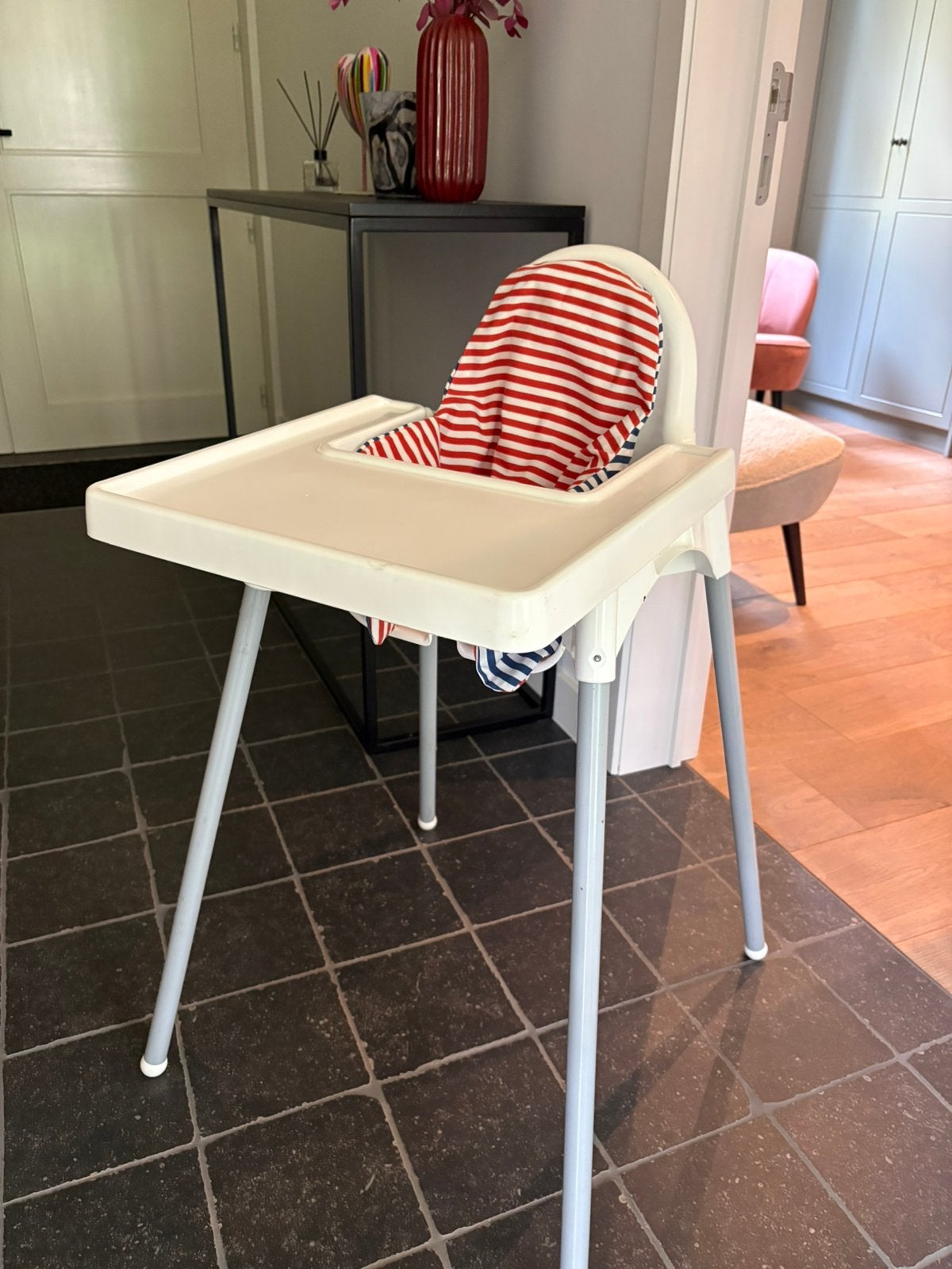 Kinderstoel ikea incl verkleinkussen en tafeltje, Enlèvement, Comme neuf