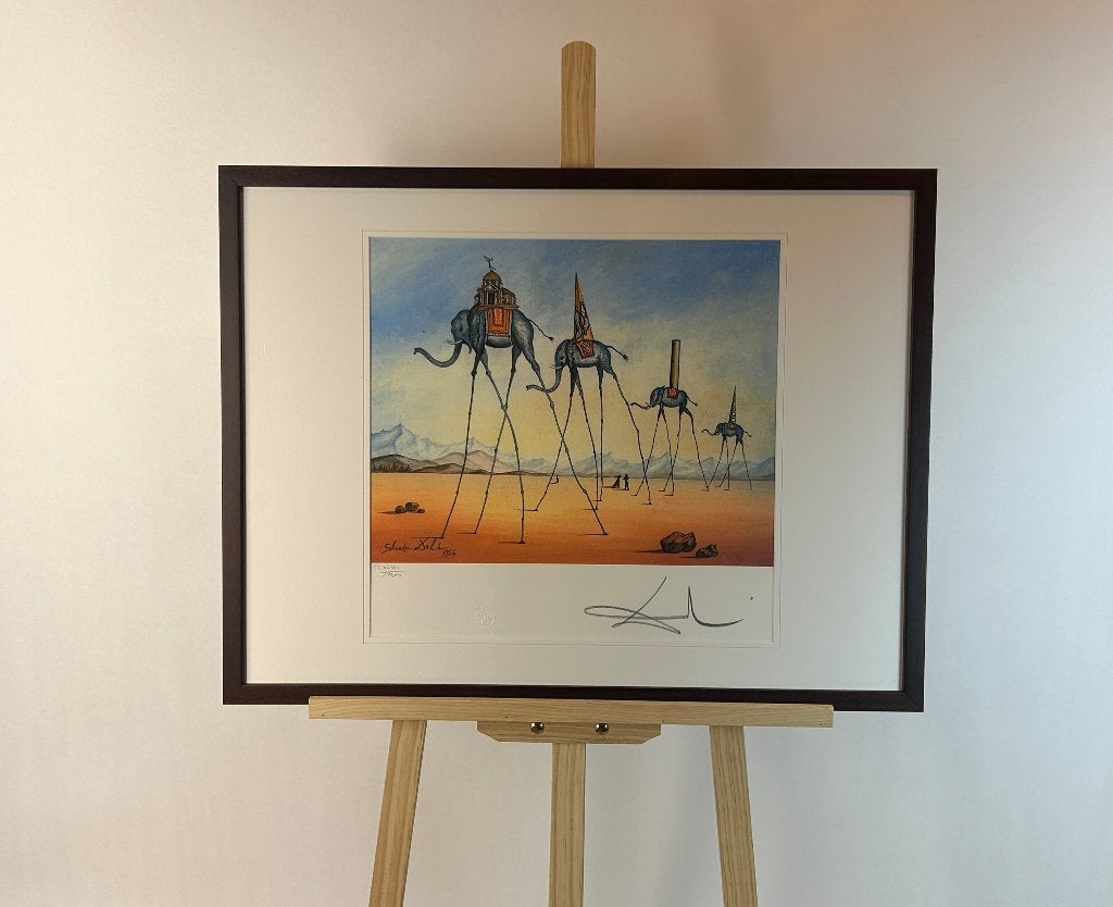 Salvador Dalí – L'Éléphant Girafe - Gecertificeerd, Antiek en Kunst, Papier/karton, Zeefdruk, Ophalen of Verzenden, Dieren