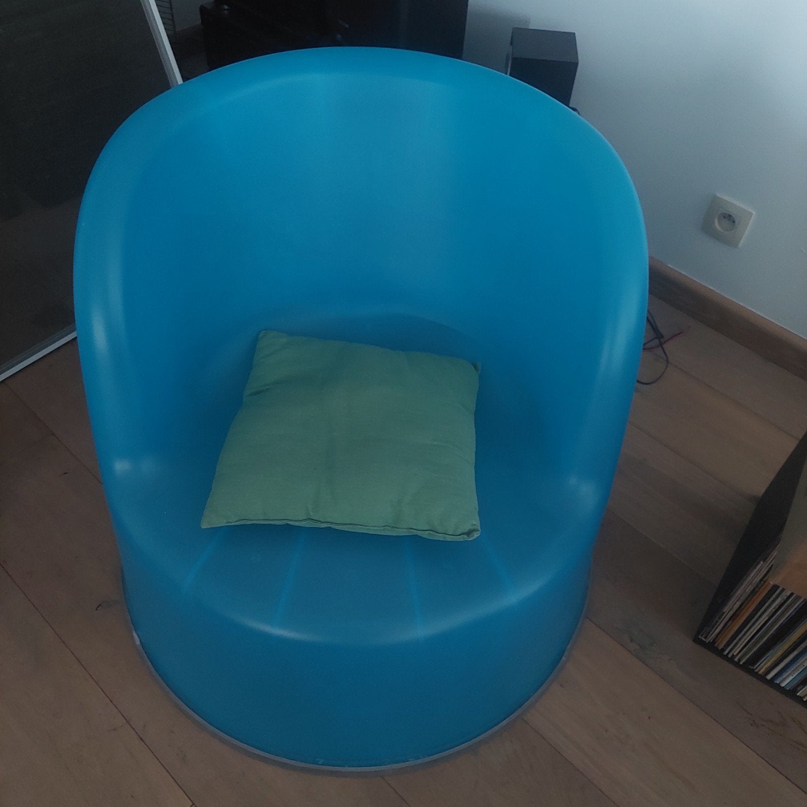 Ikea Kimme stoel, Enlèvement