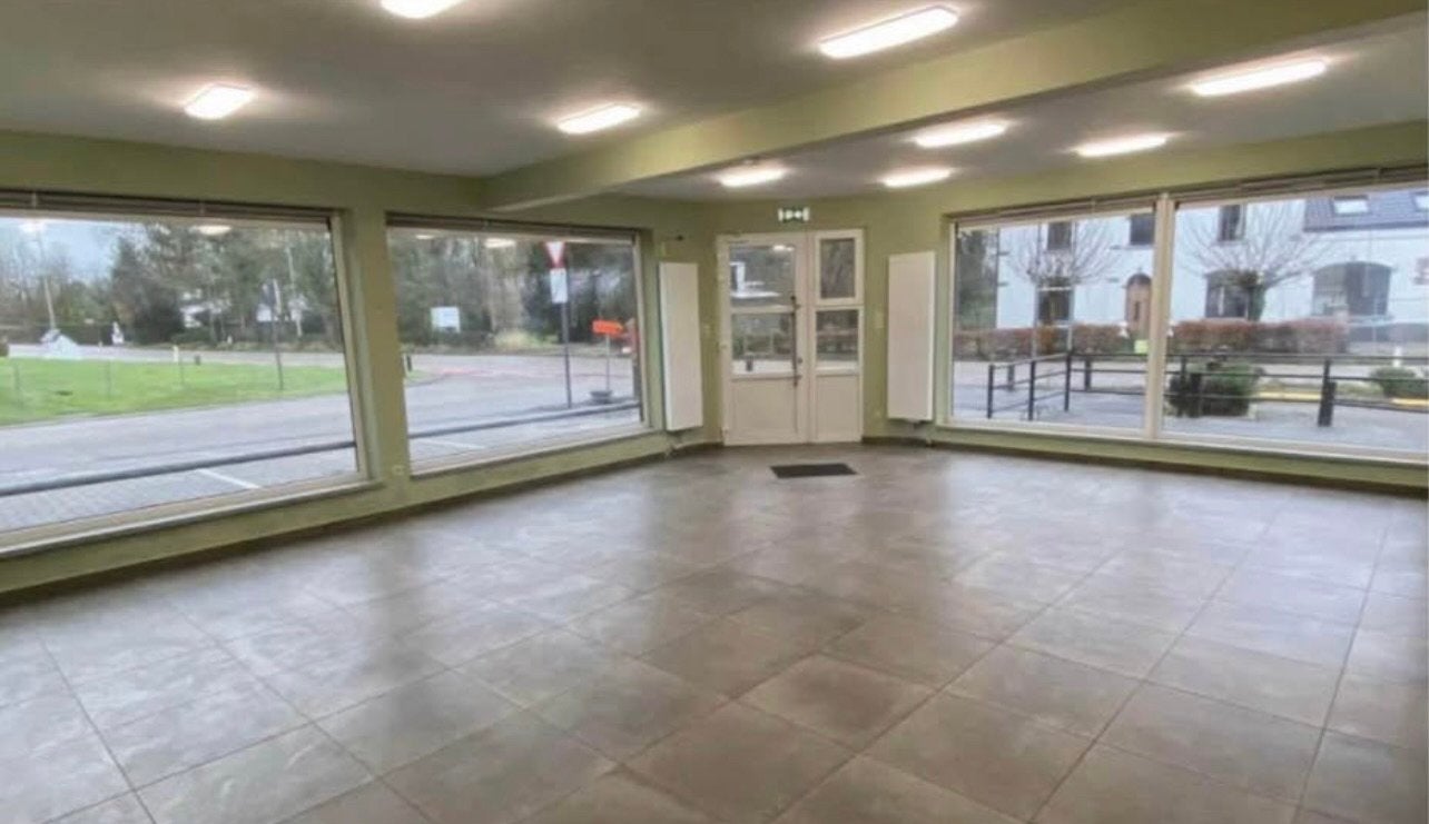 Handelspand Te Huur, Location, Espace commercial