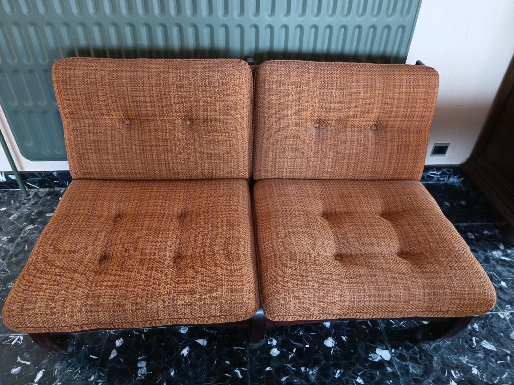 Vintage jaren '70 tweezitbank in bruine stof, houten frame, Ophalen, Zo goed als nieuw, Bruin, Overige typen