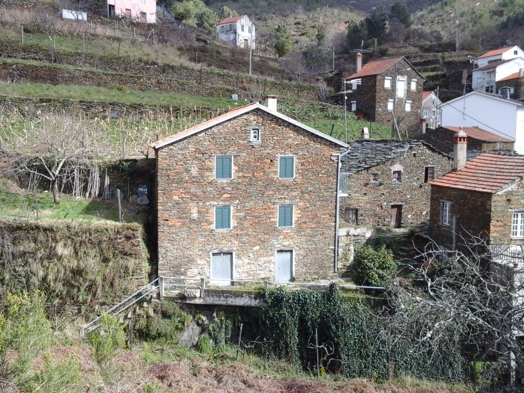 À Vendre: Jolie Maison en Pierres avec Terrain, Immo, Étranger, Village, Maison d'habitation, 71 m², Portugal