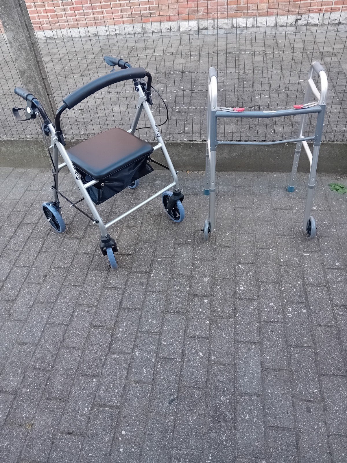 Rollator 4 roues et cadre de marche en aluminium, Divers