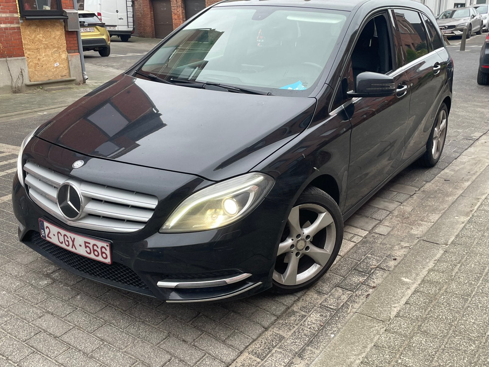 Mercedes (moteur) B180, Autos, Euro 5, Achat, Noir, Particulier