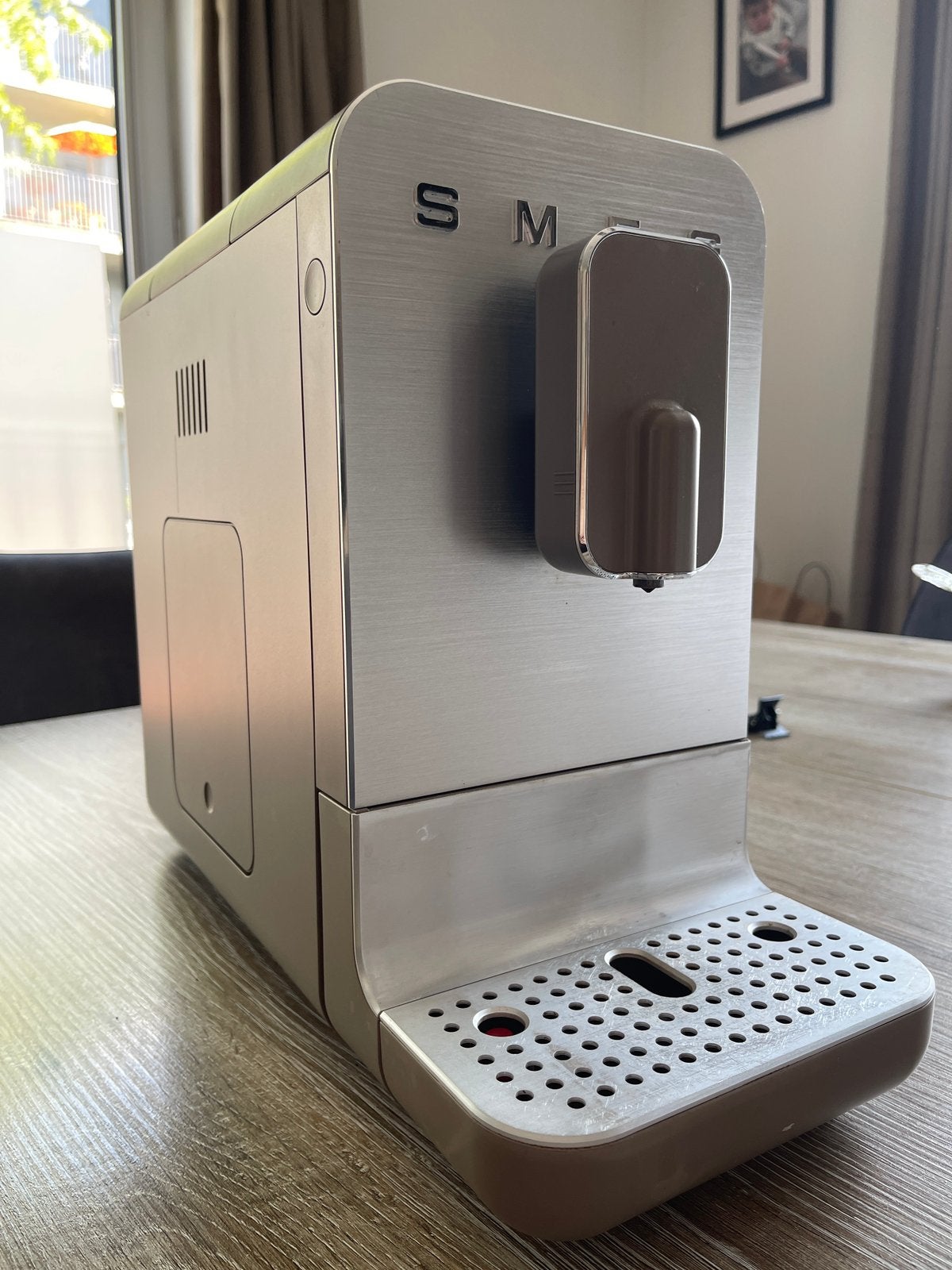 SMEG BCC01 Taupe Volautomatische Koffiemachine, Elektronische apparatuur, Koffiezetapparaten, Ophalen of Verzenden, Zo goed als nieuw