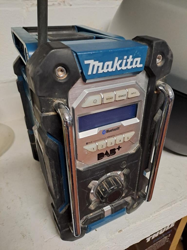Radio de chantier Makita DMR 112, Enlèvement