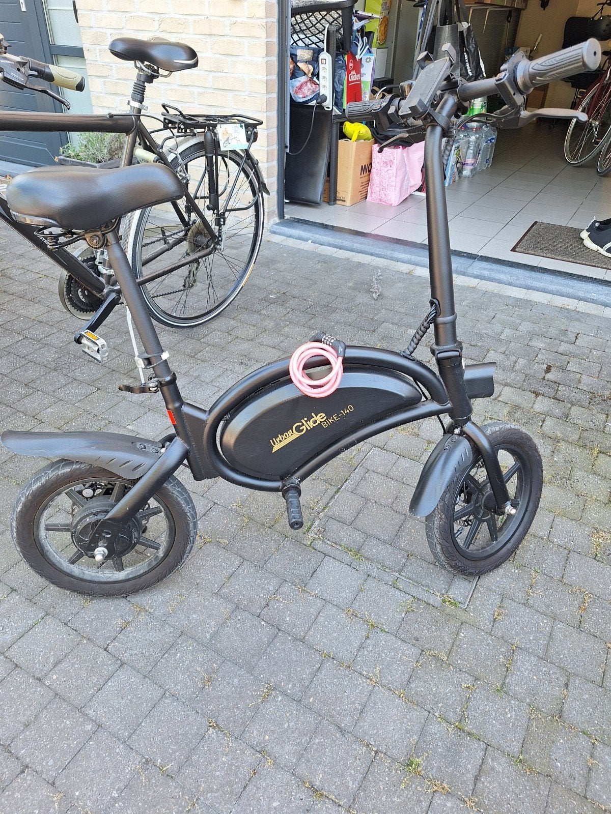 Mooi elec fiets,kan tot 25km en gaat 20km ver,3jaar oud, Ophalen