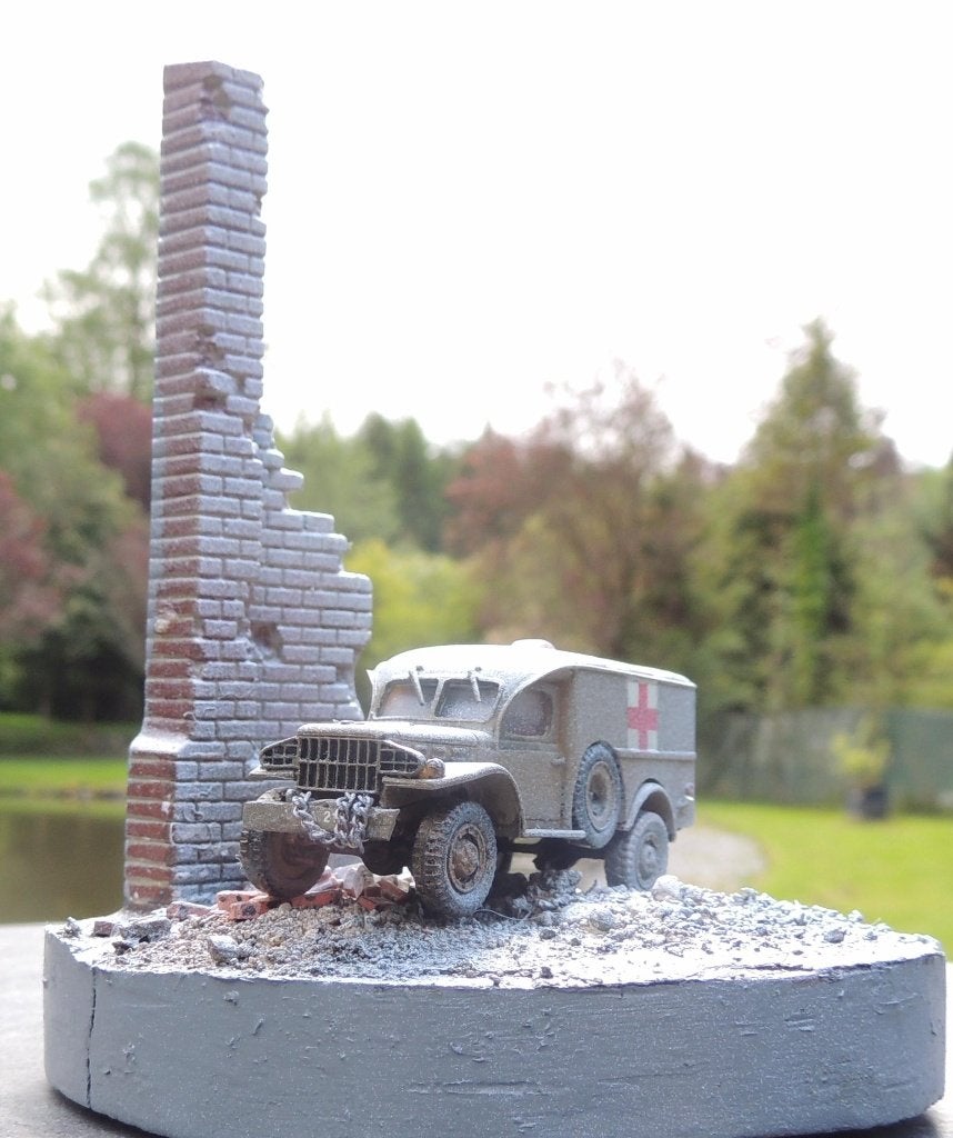 Dodge ambulance à Bastogne 1944 1/72ième, Hobby & Loisirs créatifs, Envoi, Neuf, 1:50 ou moins, Camion