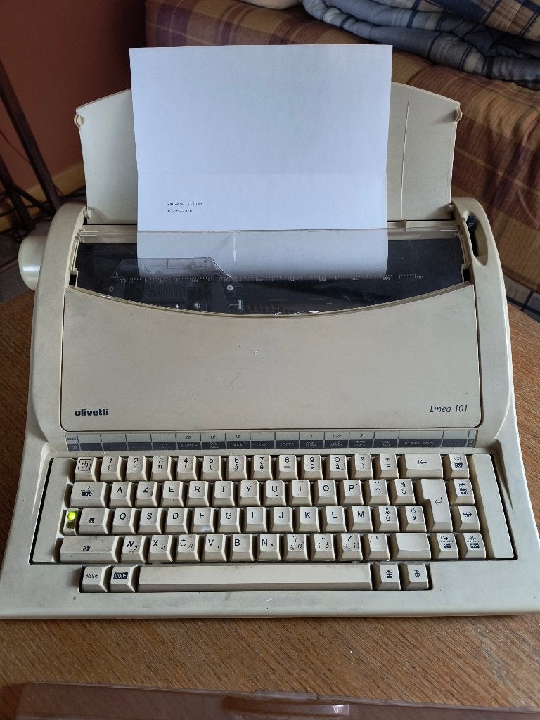 Werkende Olivetti Linea 101 elektrische typemachine AZERTY, Enlèvement, Utilisé