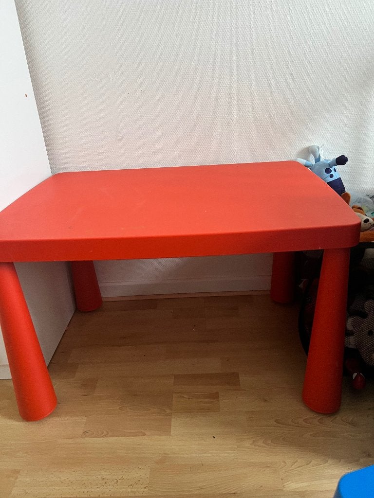 IKEA tafel om weg te geven, Ophalen, Kunststof, Gebruikt, Rood