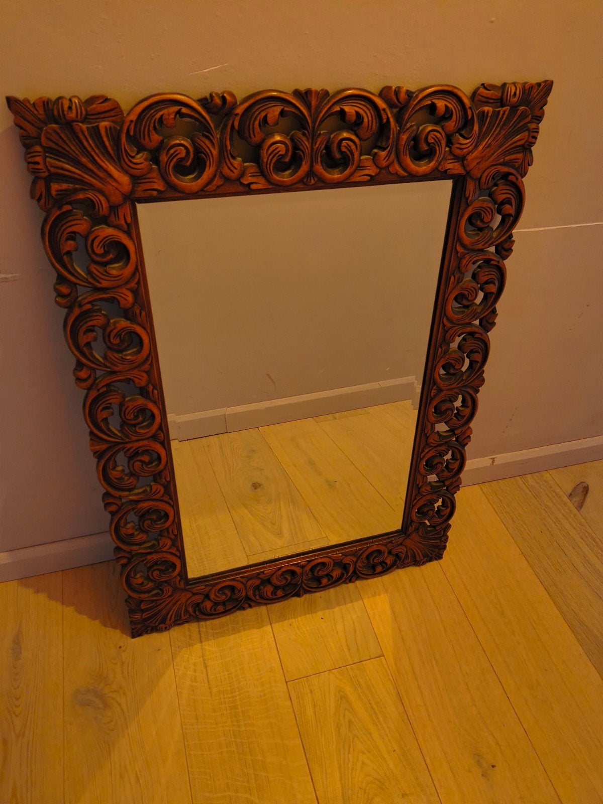 Sfeervolle vintage barok spiegel met bewerkte houten lijst (, Antiquités & Art, Antiquités | Miroirs, Enlèvement, Rectangulaire