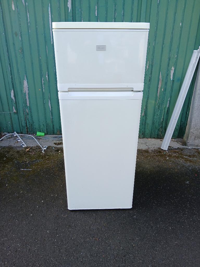 Koelkast Zanussi, Ophalen, 150 tot 200 liter, Gebruikt, Met aparte vriezer
