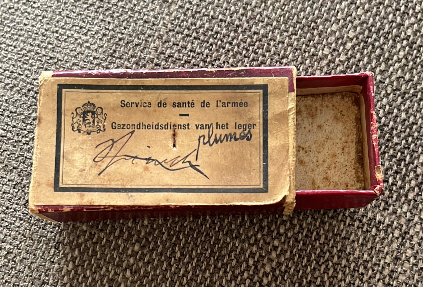 Boite (allumettes?) WW I  / II  (?), Enlèvement