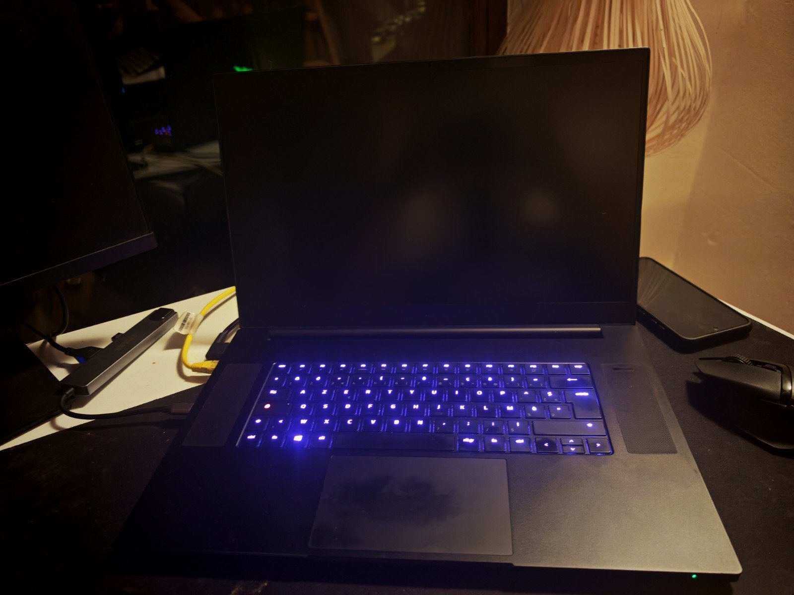 RAZER BLADE 17 + UITRUSTING/ SNELLE VERKOOP ‼️, Ophalen of Verzenden, Zo goed als nieuw, Gaming, SSD