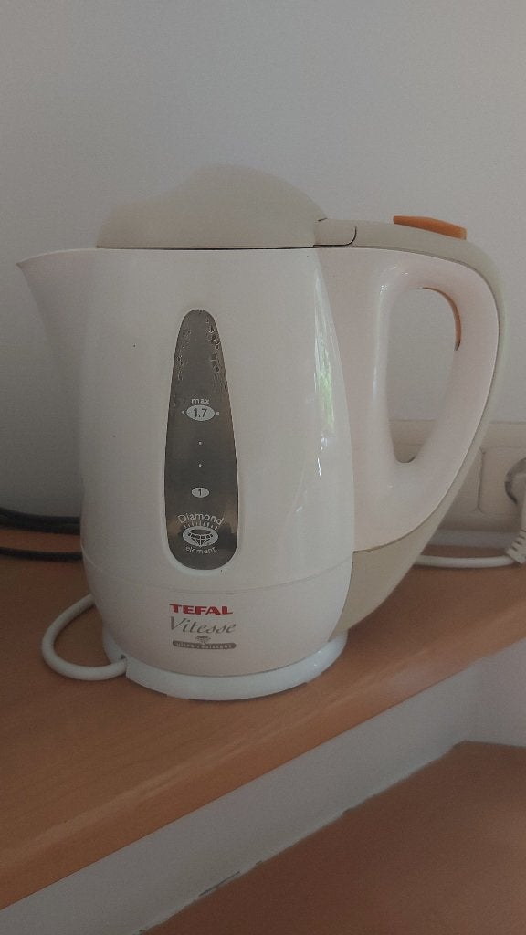 Tefal waterkoker, Elektronische apparatuur, 1 tot 2 liter, Ophalen, Zo goed als nieuw, Inox