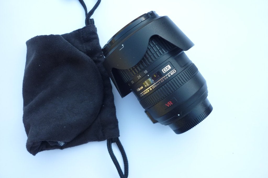 Nikon AF-S Nikkor 18-200 mm f/3,5-5,6G ED DX VR, TV, Hi-fi & Vidéo, Photo | Lentilles & Objectifs, Housse/sac de protection, Enlèvement ou Envoi